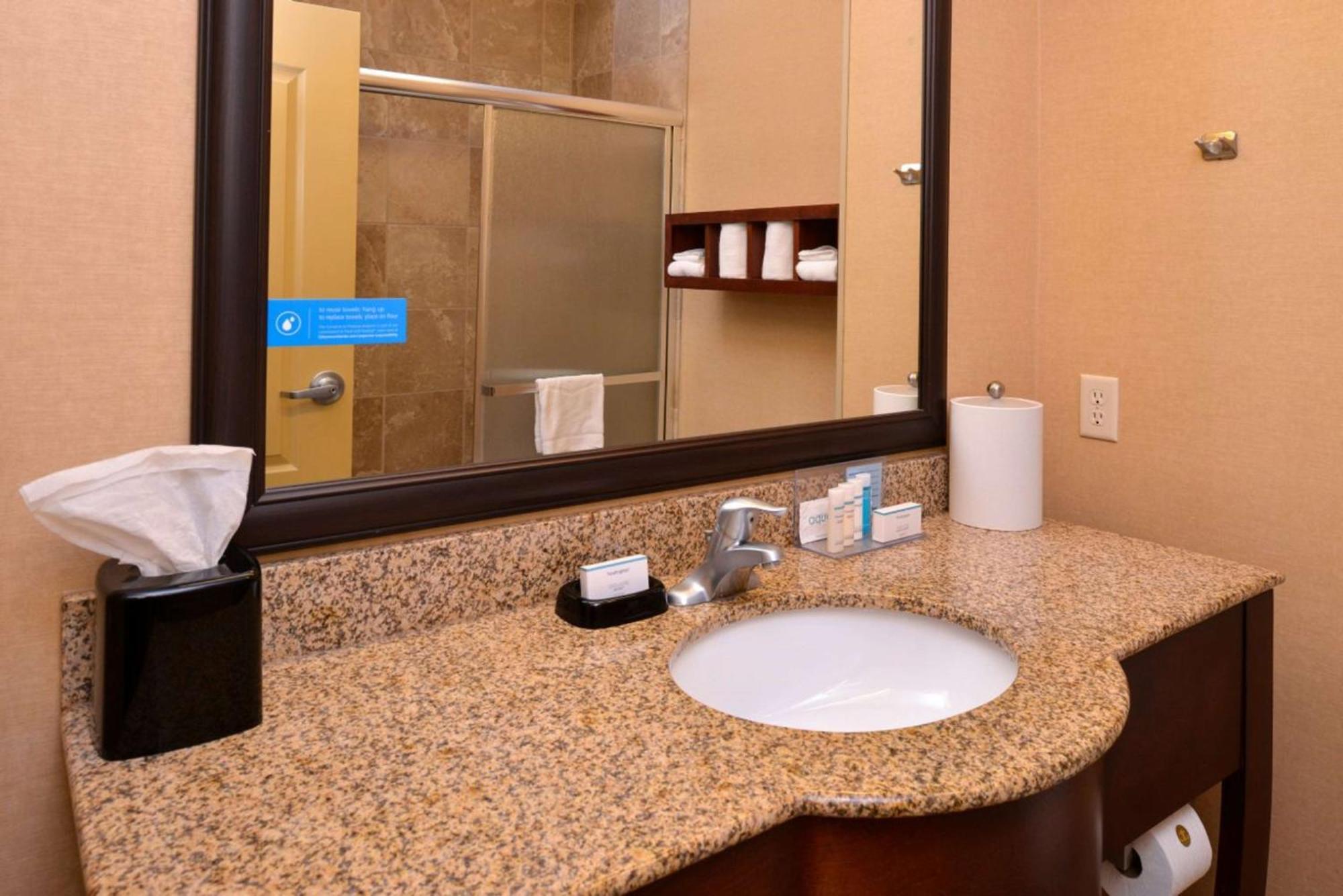 Hotel Hampton By Hilton Lincoln Esterno foto